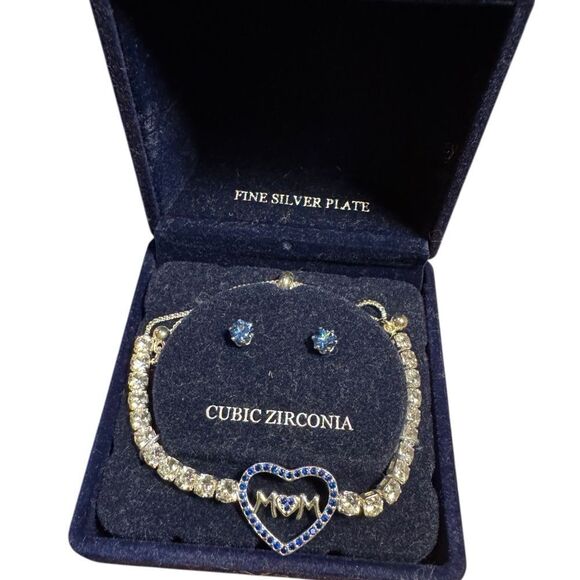 Macy's Silver and Blue Heart Bracelet - Picture 2 of 3